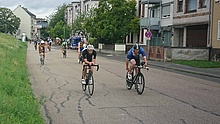 Die Radfahrer konnten sicher ihre Strecke befahren, da das THW im Hintergrund die Strecke sicherte.